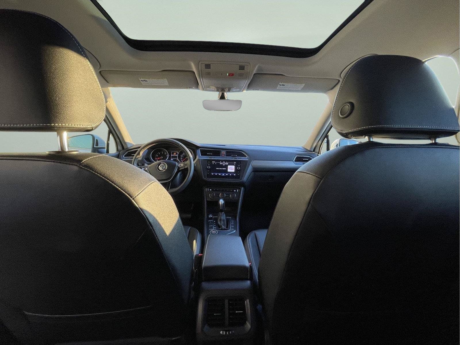 Used 2021 Volkswagen Tiguan SE w/ Panoramic Sunroof Package AWD/4WD image 17