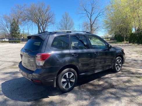Used 2017 Subaru Forester 2.5i Premium AWD/4WD image 5