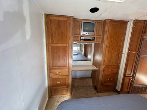 Used 2003 Ford E-450 and Econoline 450 image 30