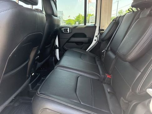 Used 2023 Jeep Wrangler Unlimited Sahara w/ Cold Weather Group AWD/4WD image 18