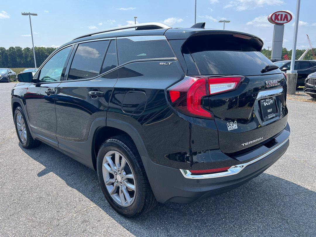 Used 2022 GMC Terrain SLT w/ Tech Package AWD/4WD image 3