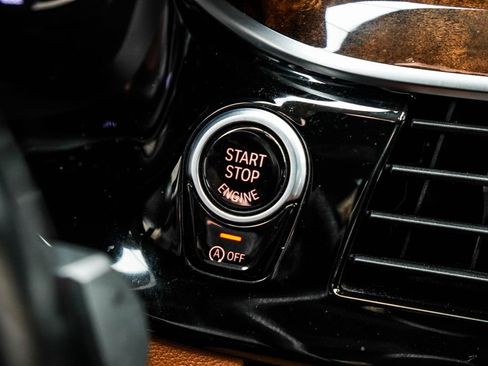 Used 2017 BMW 540i xDrive w/ Premium Package image 29