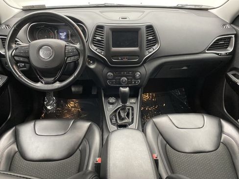 Used 2019 Jeep Cherokee Latitude Plus AWD/4WD image 10