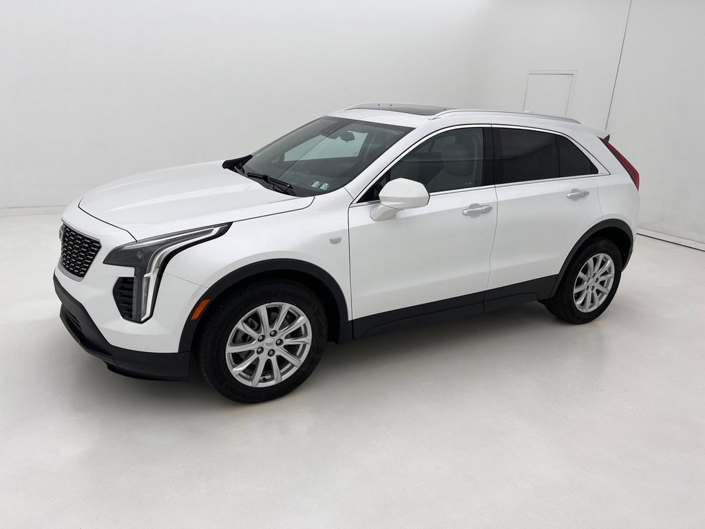 Used 2022 Cadillac XT4 Luxury w/ Cold Weather Package AWD/4WD image 5