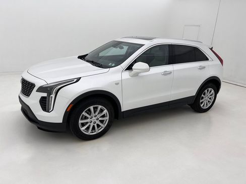 Used 2022 Cadillac XT4 Luxury w/ Cold Weather Package AWD/4WD image 5