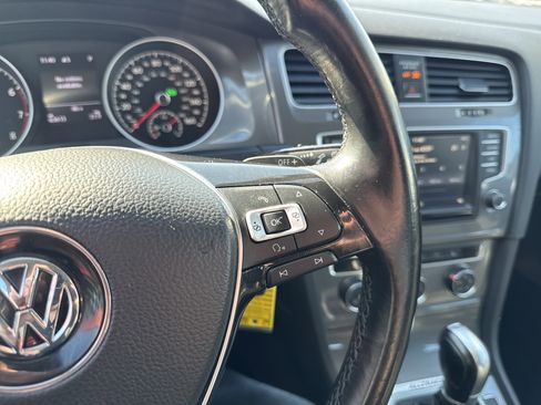 Used 2017 Volkswagen Golf Alltrack S image 23