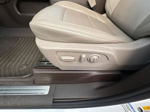 Used 2022 Chevrolet Silverado 2500 LTZ w/ LTZ Convenience Package image 11