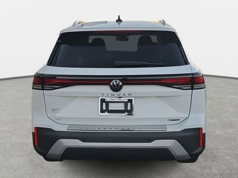 New 2026 Volkswagen Tiguan SE AWD/4WD image 6
