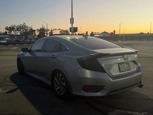 Used 2017 Honda Civic EX image 5