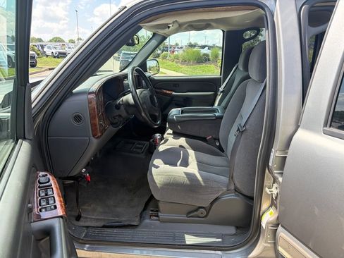 Used 2006 Chevrolet Silverado 1500 LT w/ Light Duty Power Package AWD/4WD image 6