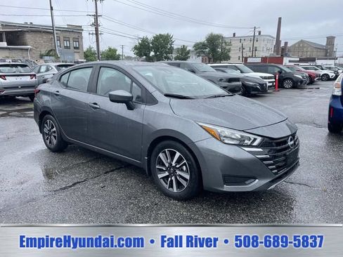 Used 2025 Nissan Versa SV w/ Trunk Package FWD image 2