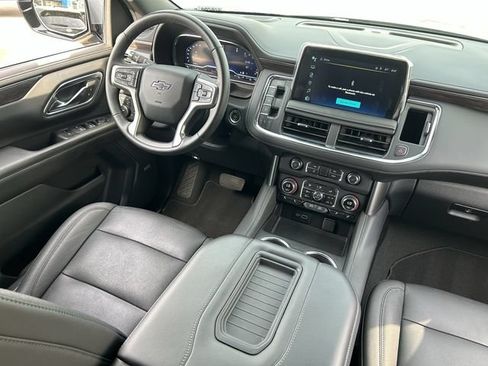 Used 2024 Chevrolet Tahoe Z71 w/ Luxury Package AWD/4WD image 15