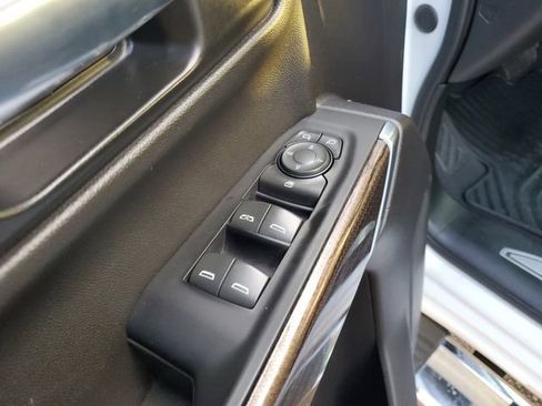 Used 2022 Chevrolet Silverado 1500 LT image 19