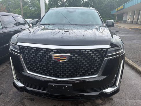 Used 2021 Cadillac Escalade Premium Luxury AWD/4WD image 4