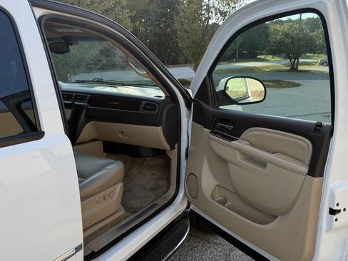 Used 2012 GMC Yukon XL Denali image 20