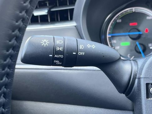 Used 2024 Toyota Venza XLE AWD/4WD image 30