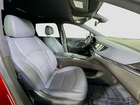 Used 2024 Buick Enclave Premium image 30
