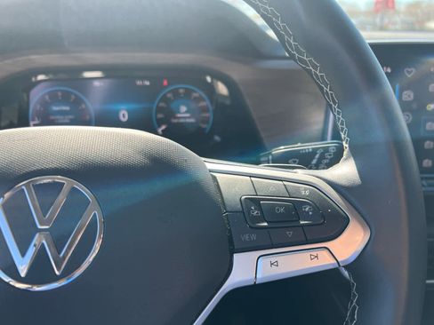 Used 2025 Volkswagen Atlas SE image 13