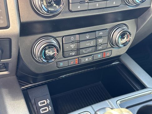 Used 2020 Ford F150 Raptor w/ Equipment Group 802A Luxury image 26