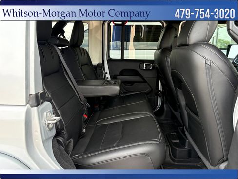 Used 2023 Jeep Wrangler Unlimited Sahara AWD/4WD image 17