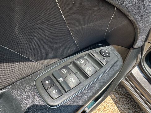 Used 2020 Dodge Charger SXT RWD image 21