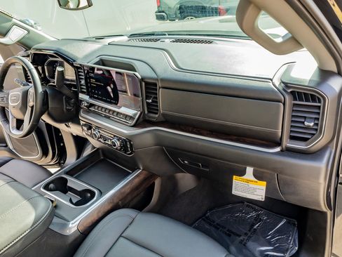 Used 2025 GMC Sierra 3500 SLT w/ Texas SLT Premium Package image 18