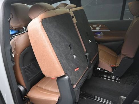 Used 2026 Mercedes-Benz GLS 450 4MATIC image 25