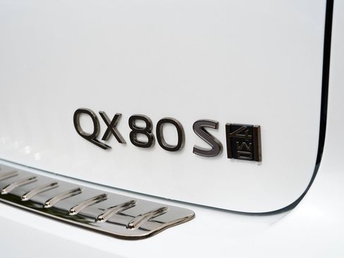 New 2026 INFINITI QX80 4WD image 11