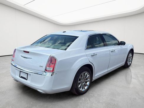 Used 2011 Chrysler 300 Limited RWD image 4