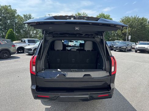 Used 2025 Ford Expedition Tremor AWD/4WD image 11