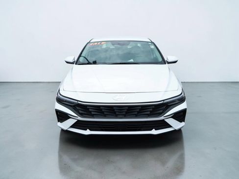 Used 2024 Hyundai Elantra SEL FWD image 2