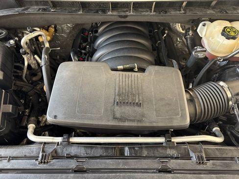 Used 2021 Chevrolet Tahoe Premier w/ Premium Package RWD image 39