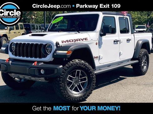 Certified 2025 Jeep Gladiator Mojave w/ Convenience Group AWD/4WD image 1