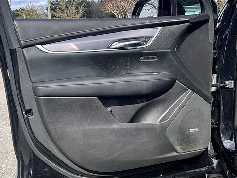 Used 2017 Cadillac XT5 Premium Luxury w/ LPO, Wheel Lock Package image 17