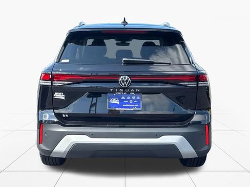 Used 2026 Volkswagen Tiguan SE FWD image 4