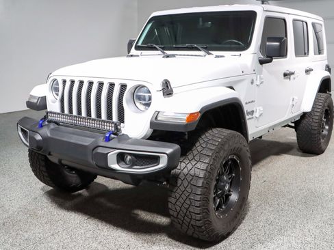 Used 2021 Jeep Wrangler Unlimited Sahara image 29