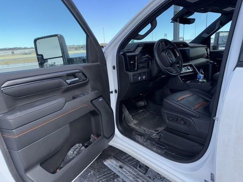 Used 2024 GMC Sierra 2500 AT4 w/ AT4 Premium Plus Package image 10