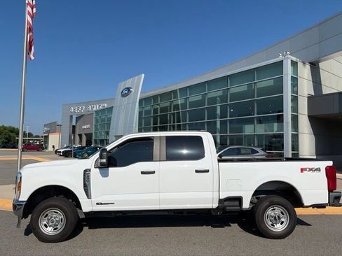 Used 2024 Ford F250 XL w/ FX4 Off-Road Package AWD/4WD image 2