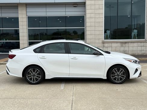 Used 2023 Kia Forte GT-Line w/ GT-Line Premium Package FWD image 6