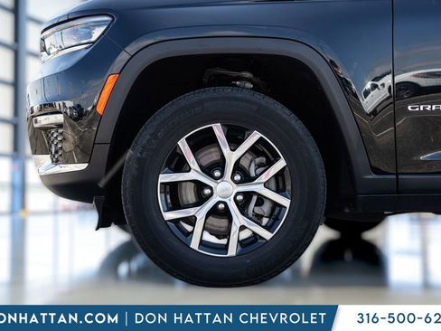 Used 2024 Jeep Grand Cherokee L Limited w/ Luxury Tech Group II image 34
