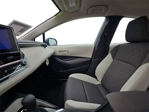 Certified 2025 Toyota Corolla LE image 11