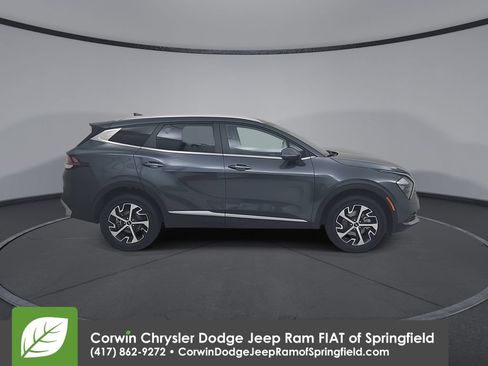 Used 2023 Kia Sportage EX AWD/4WD image 17