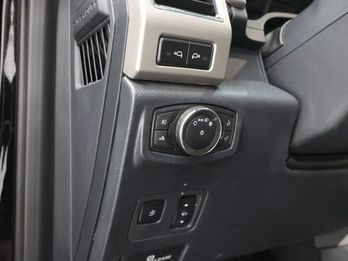 Used 2022 Ford F250 Lariat w/ Black Appearance Package AWD/4WD image 43
