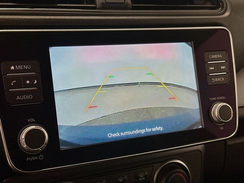 Used 2025 Nissan Leaf S image 22