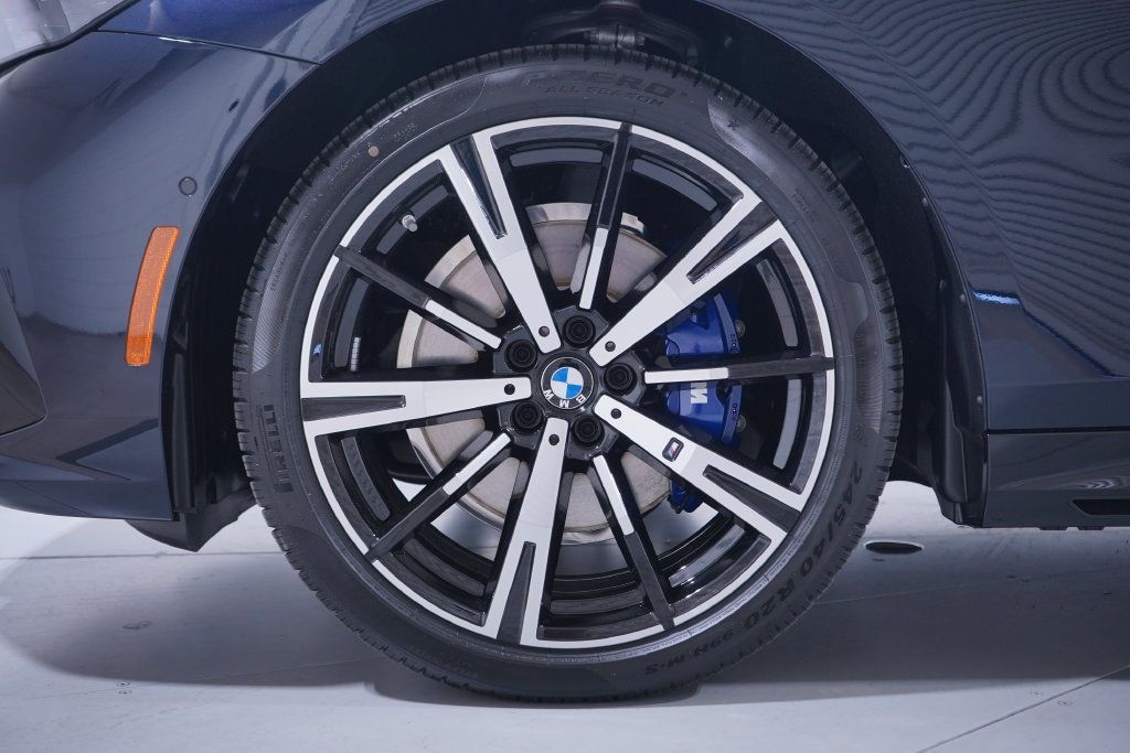 Used 2026 BMW 530i w/ M Sport Package RWD image 2