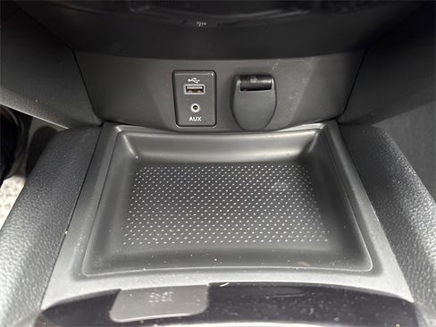 Used 2017 Nissan Rogue S image 14