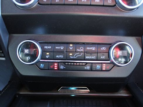 Used 2020 Ford Expedition Max Platinum image 27