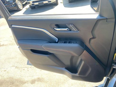 Used 2023 Chevrolet Colorado Z71 w/ Z71 Convenience Package 2 AWD/4WD image 23