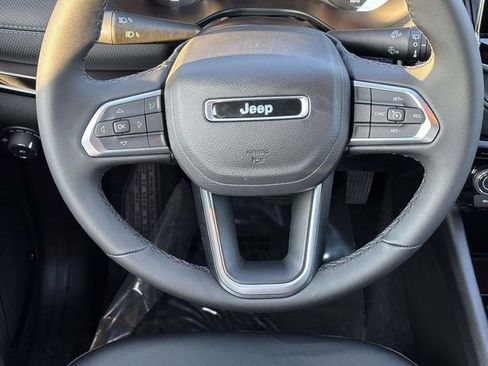 New 2026 Jeep Compass Latitude image 9