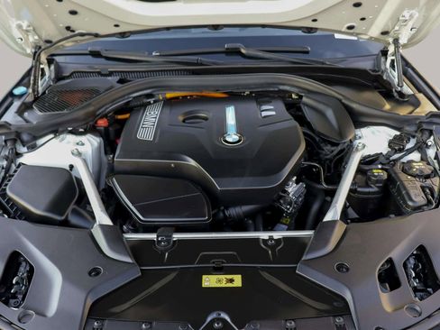 Used 2019 BMW 530e image 39